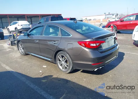 2015 Hyundai Sonata Sport 2.0T z USA, uszkodzony, nr VIN 5NPE34AB5FH129027
